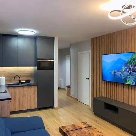 Charming - Arena Szrenica شكلارسكا بوريبا